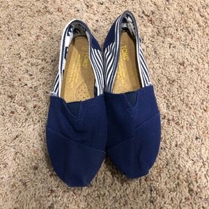 Tom’s shoes size women’s 8. Excellent condition